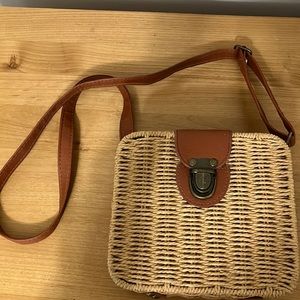Straw crossbody bag